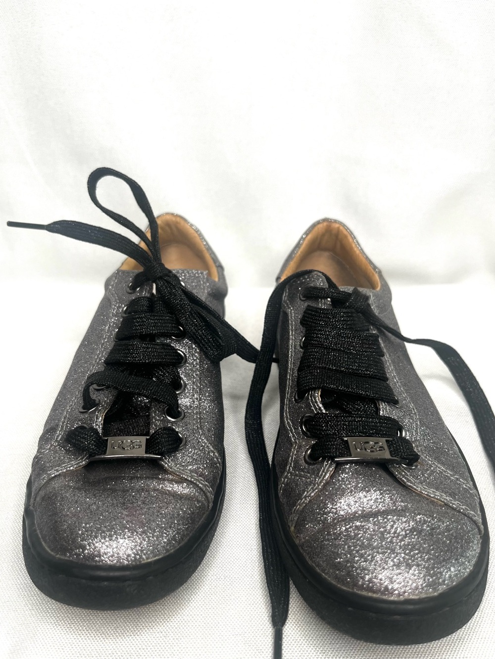 ✨ UGG Women’s Sparkly Silver Glitter Lace-Up Sneakers Shoes Size 6.5